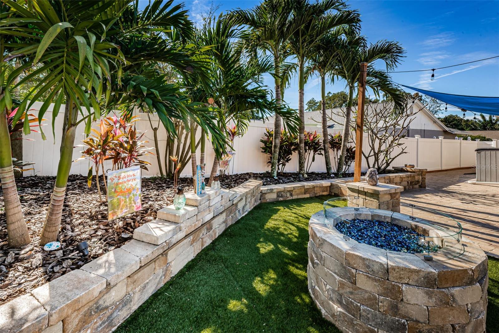 HAMMOCKS THE - Residential