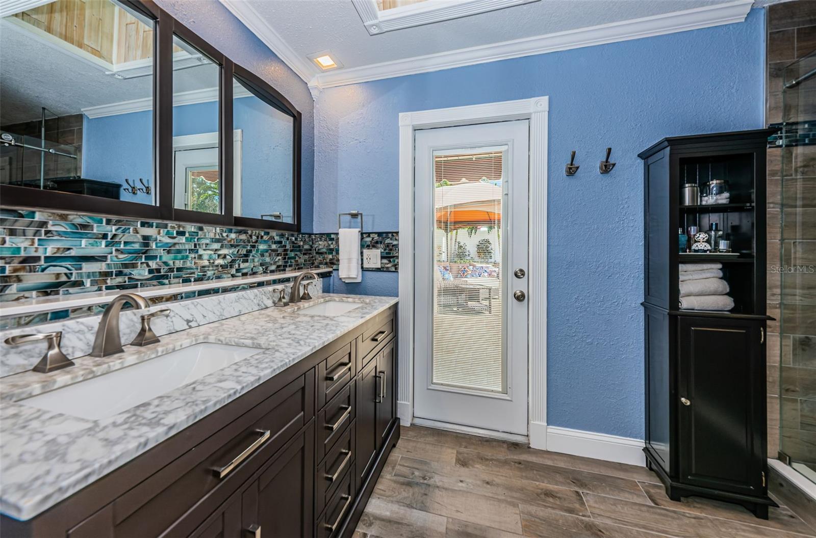 HAMMOCKS THE - Residential