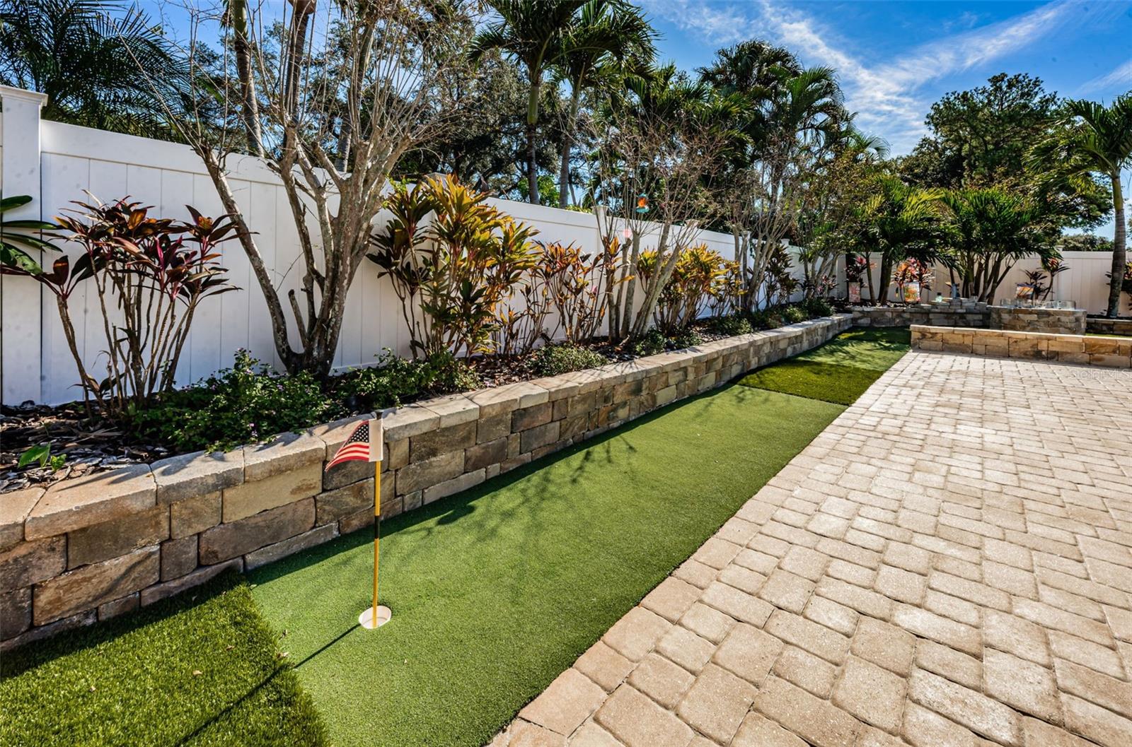 HAMMOCKS THE - Residential