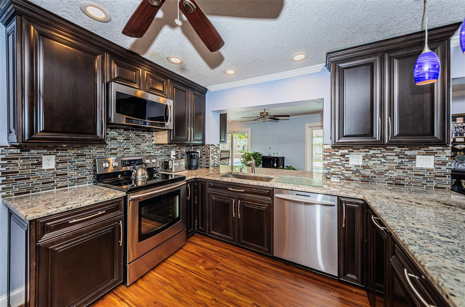 HAMMOCKS THE - Residential