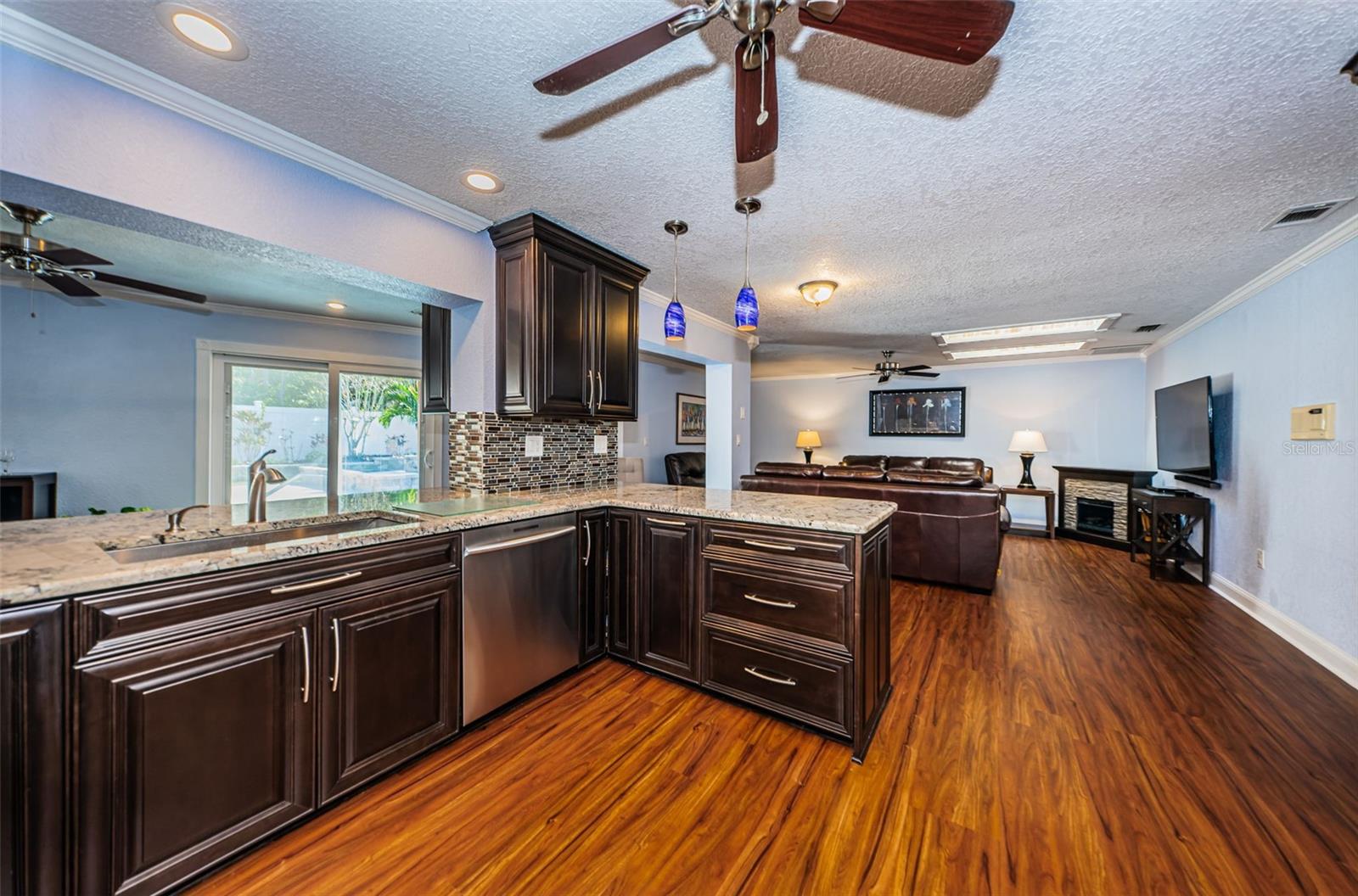 HAMMOCKS THE - Residential