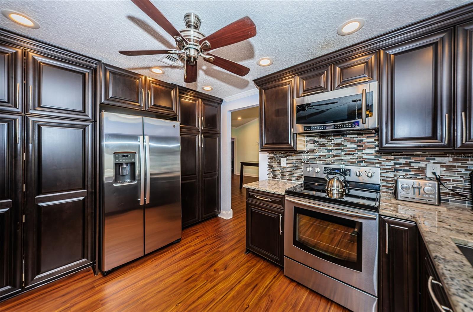 HAMMOCKS THE - Residential