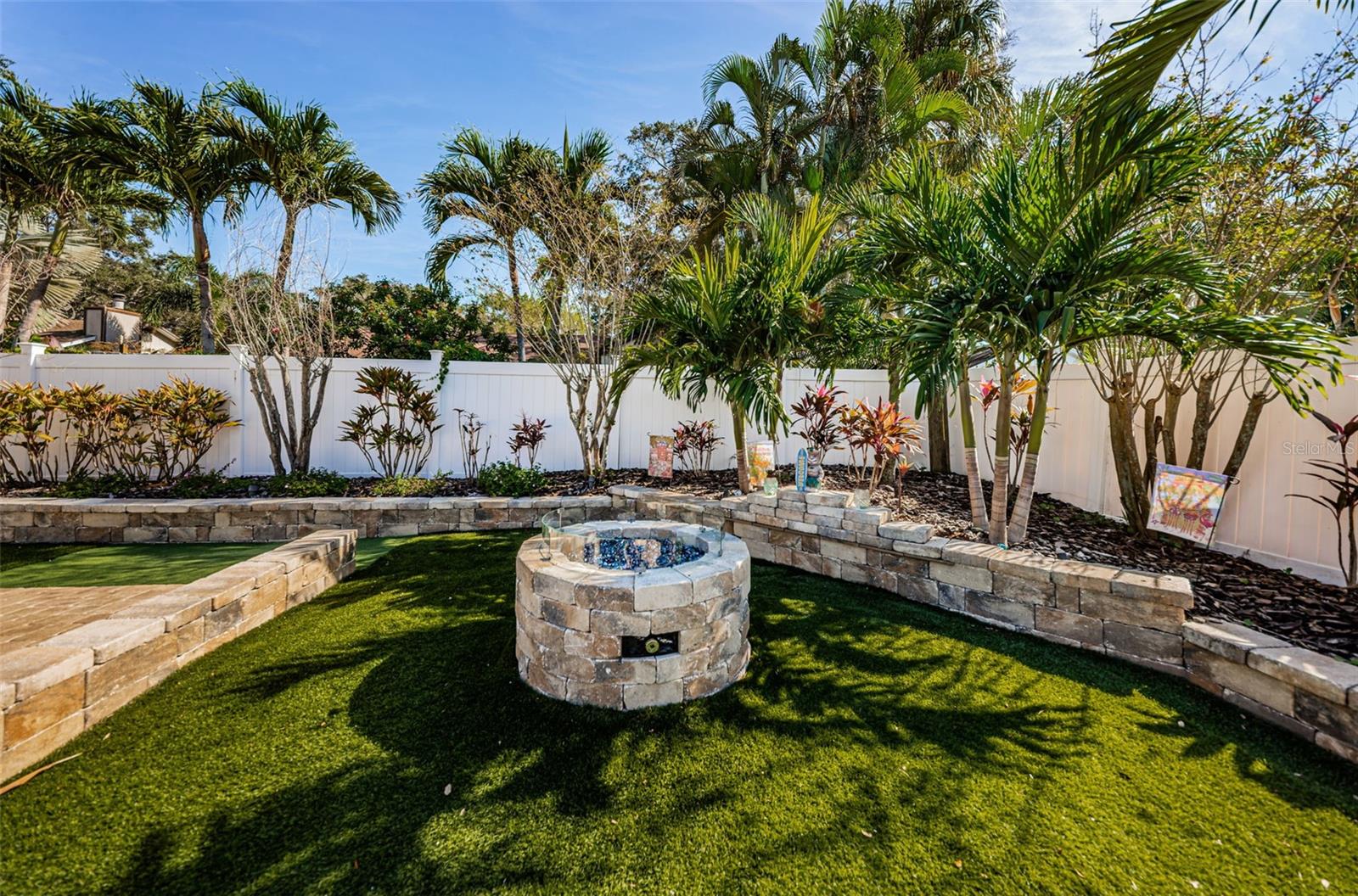 HAMMOCKS THE - Residential