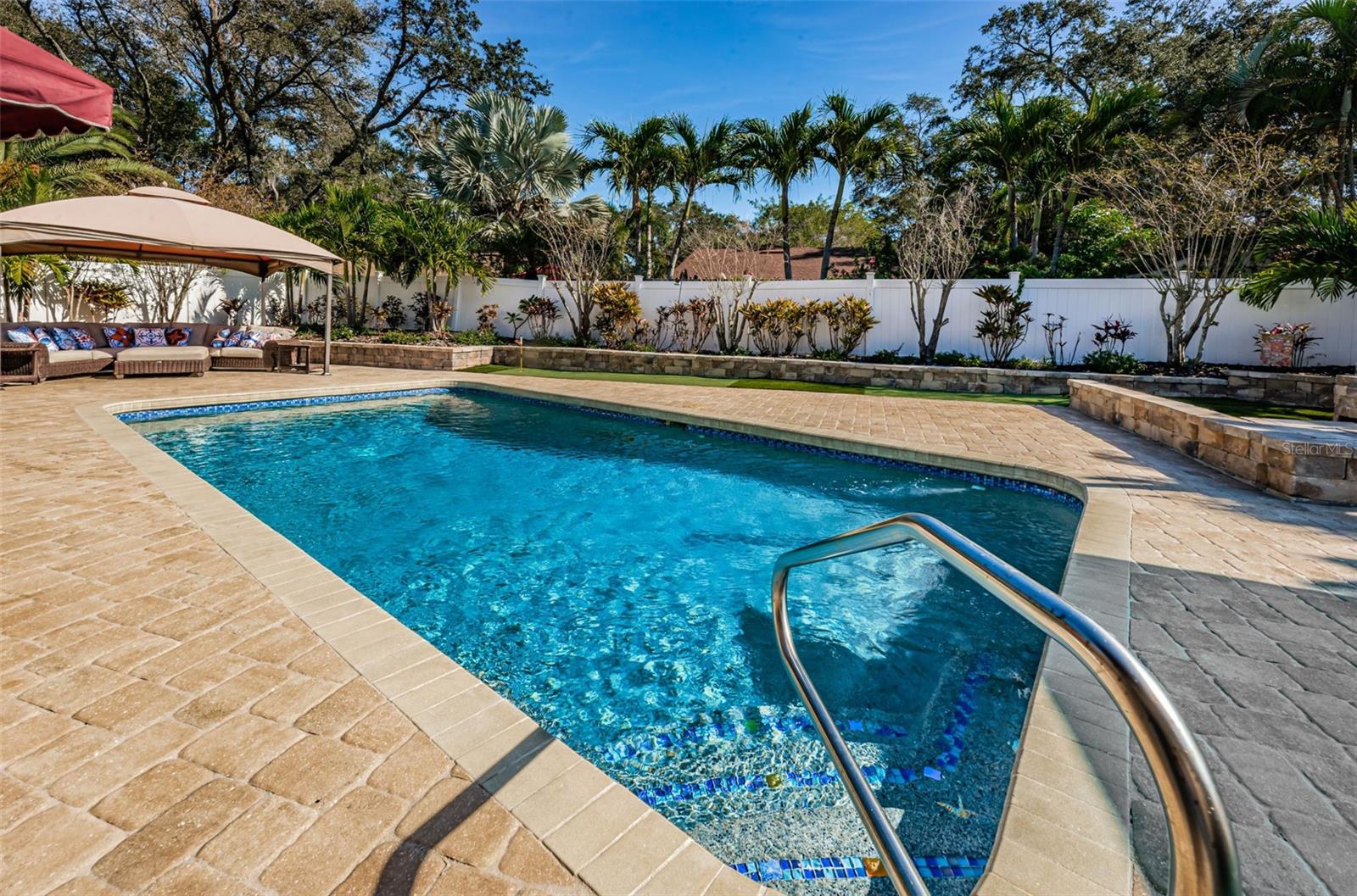 HAMMOCKS THE - Residential