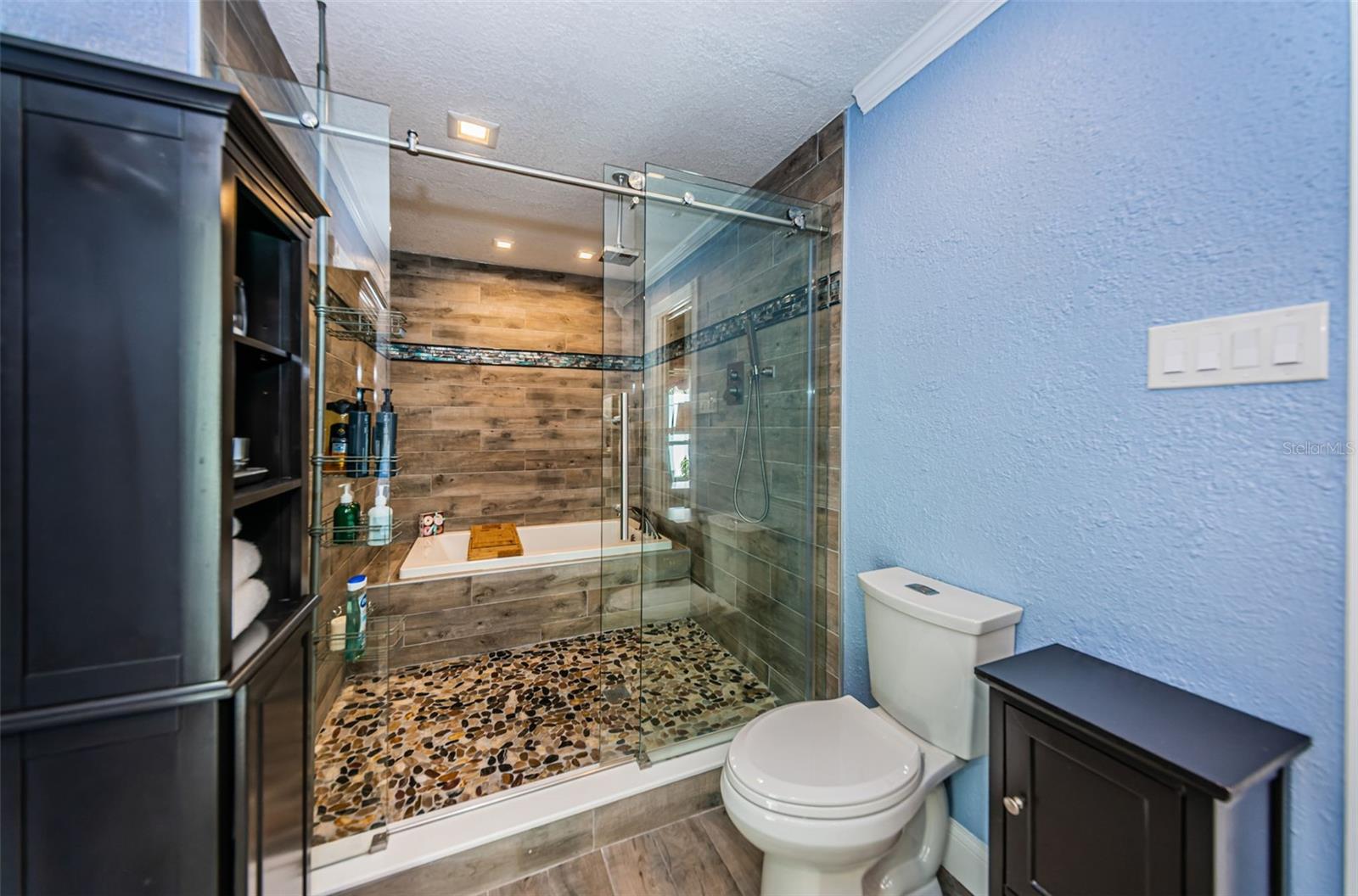 HAMMOCKS THE - Residential