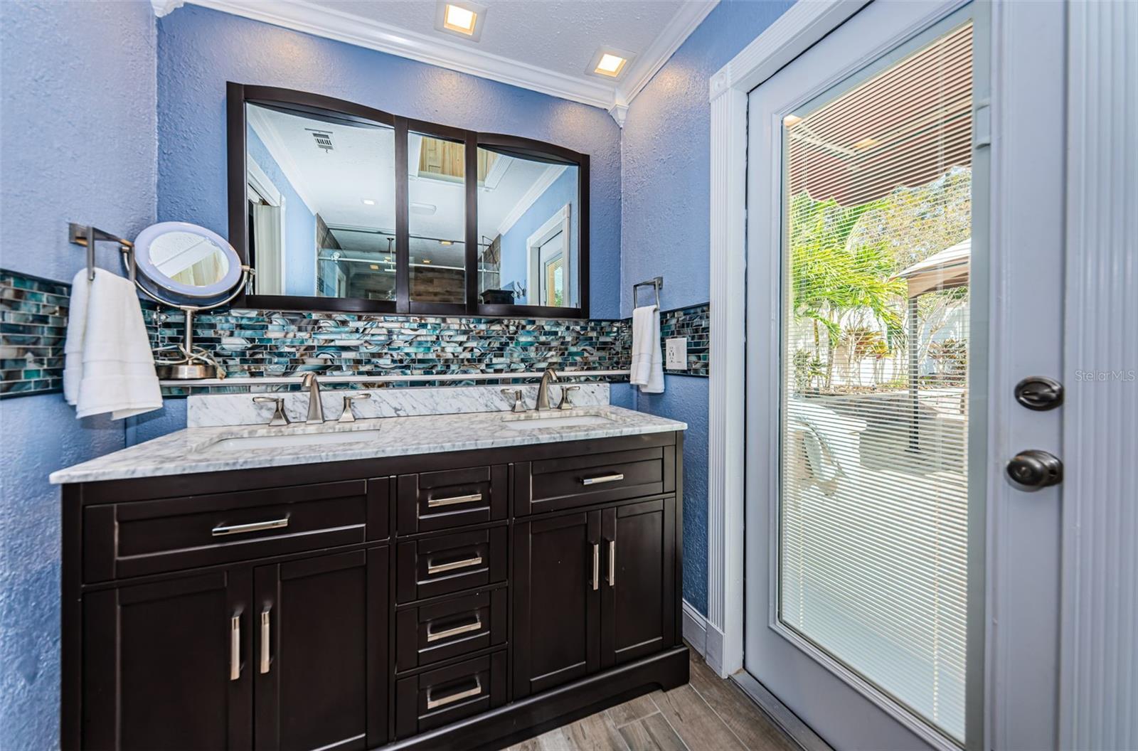 HAMMOCKS THE - Residential