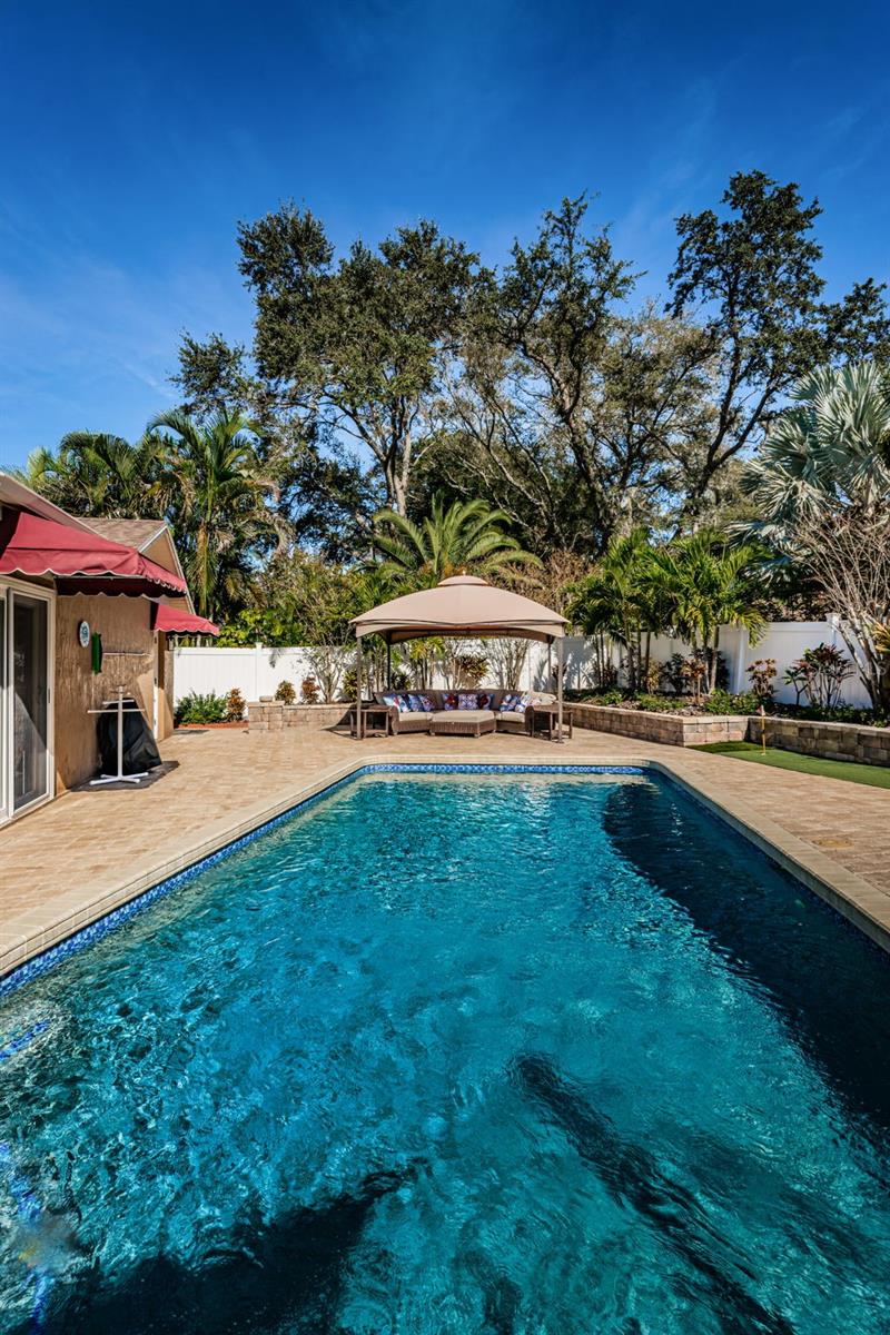 HAMMOCKS THE - Residential