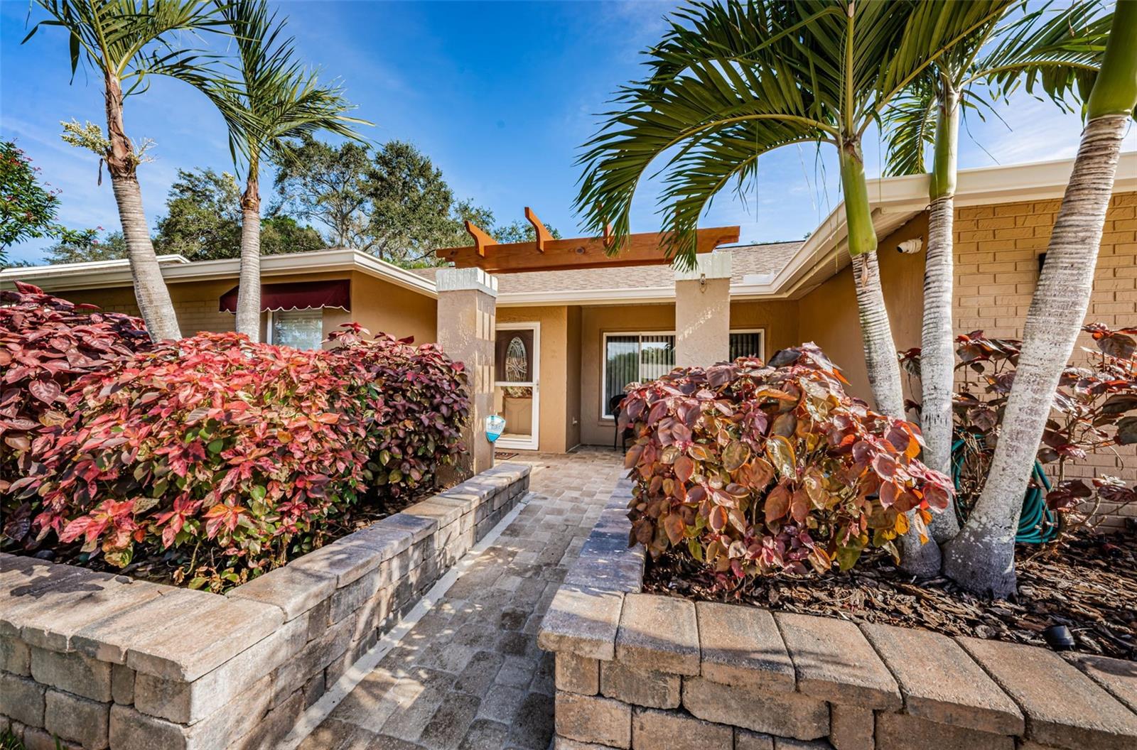 HAMMOCKS THE - Residential