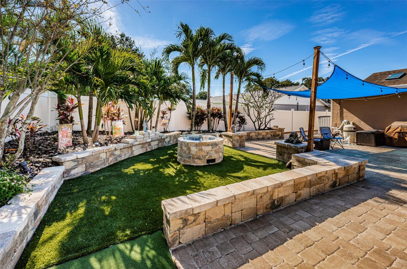 HAMMOCKS THE - Residential