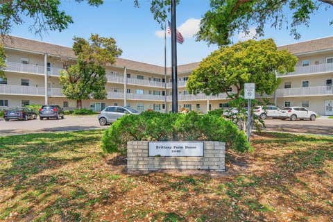 Property photo of 2440 World Parkway Boulevard 6, Clearwater, FL 33763