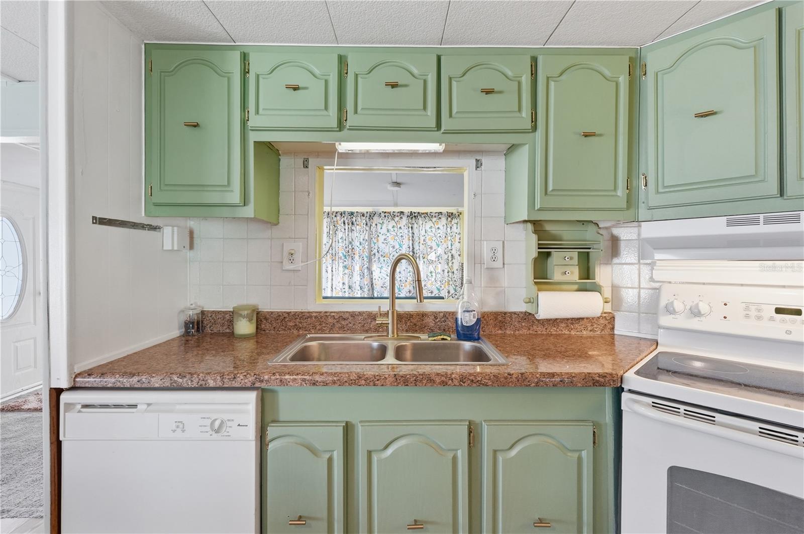 GOLDEN GATE MOBILE HOME PARK UNREC - Residential