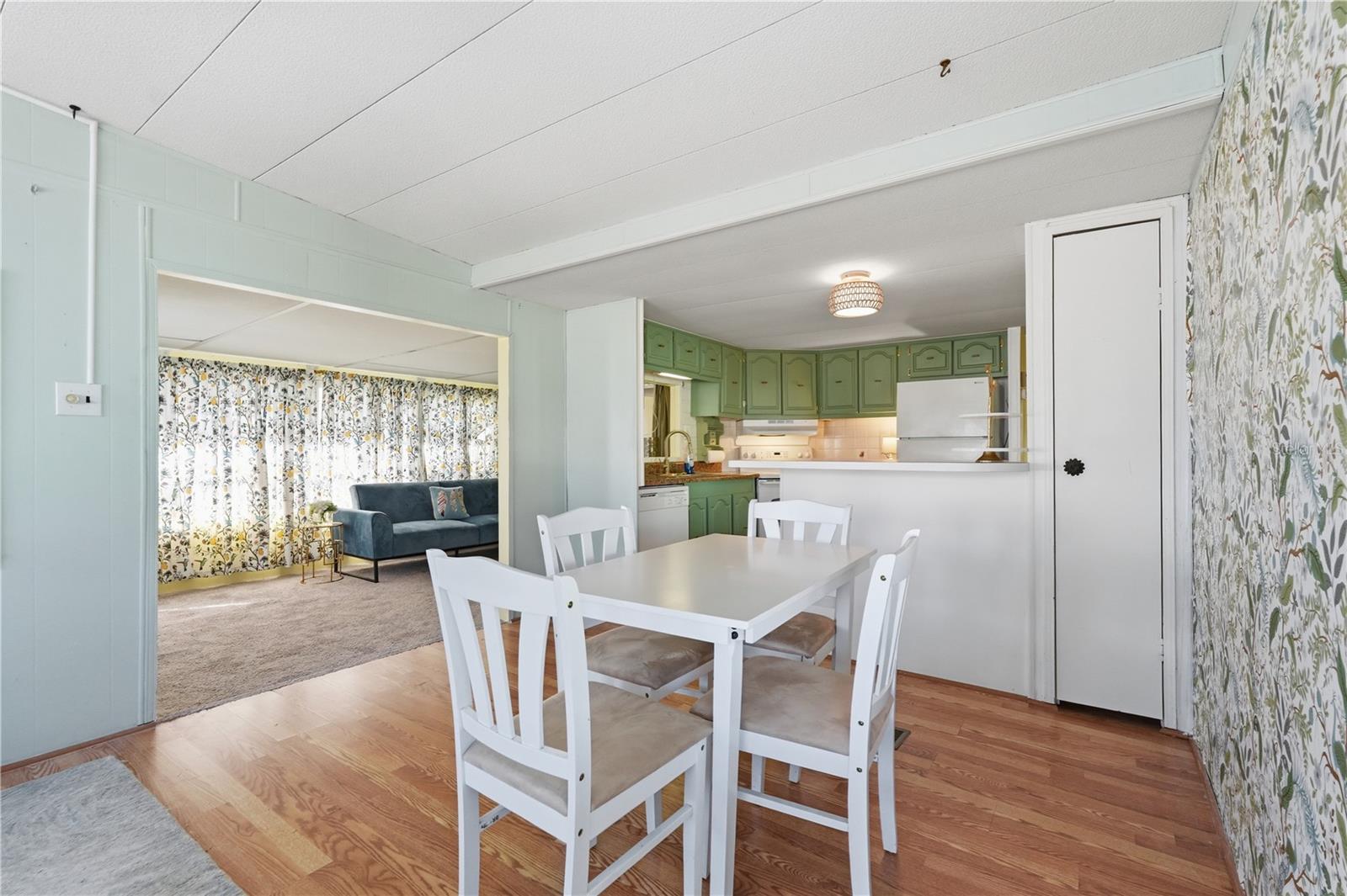 GOLDEN GATE MOBILE HOME PARK UNREC - Residential