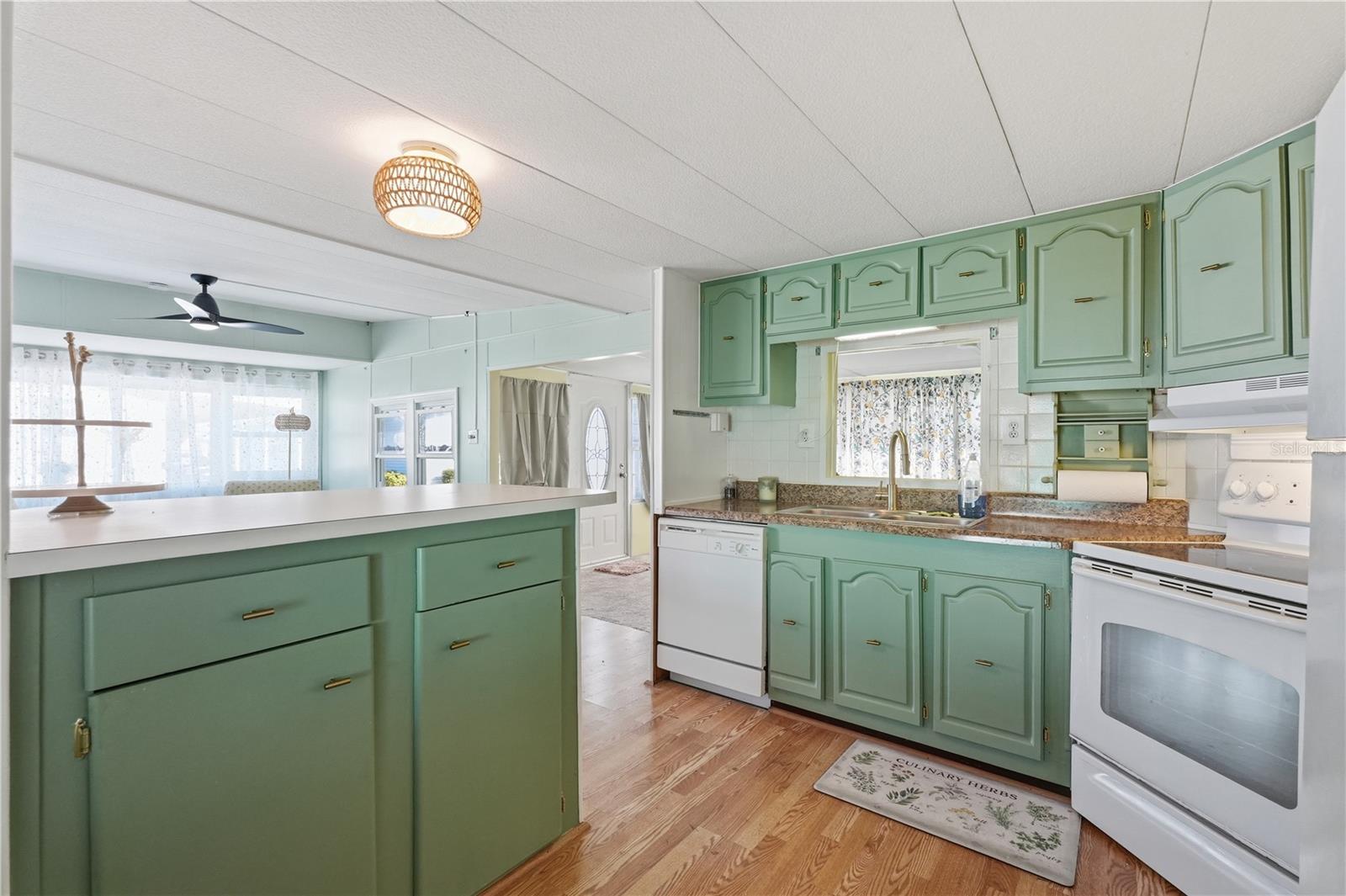 GOLDEN GATE MOBILE HOME PARK UNREC - Residential