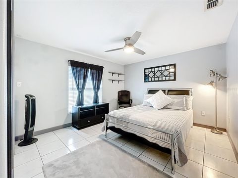 Tiny photo for 527 Sunnyside Drive, Leesburg, FL 34748 (MLS # O6347002)