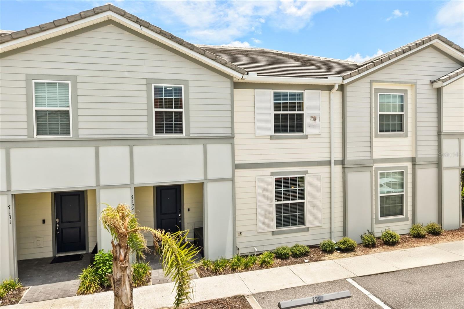 7127 OAKMOSS LOOP