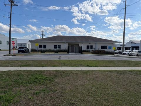 Photo of 220 5th Street SW, Winter Haven, FL 33880 (MLS # L4961643)