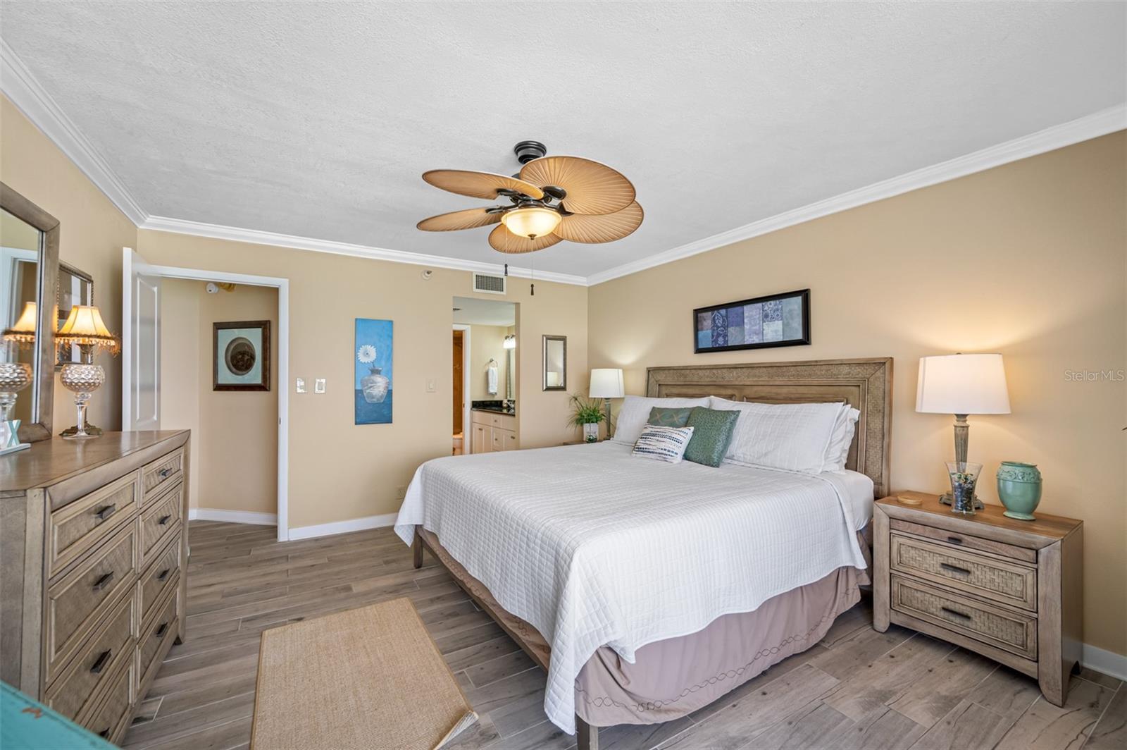 CRESCENT BEACH CLUB ONE CONDO - Residential