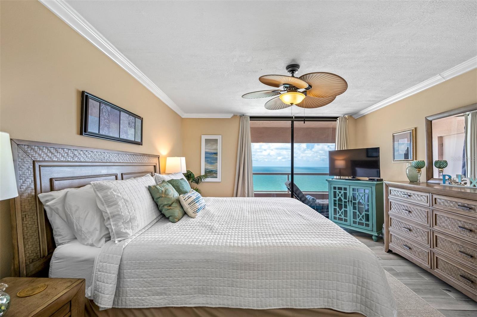 CRESCENT BEACH CLUB ONE CONDO - Residential