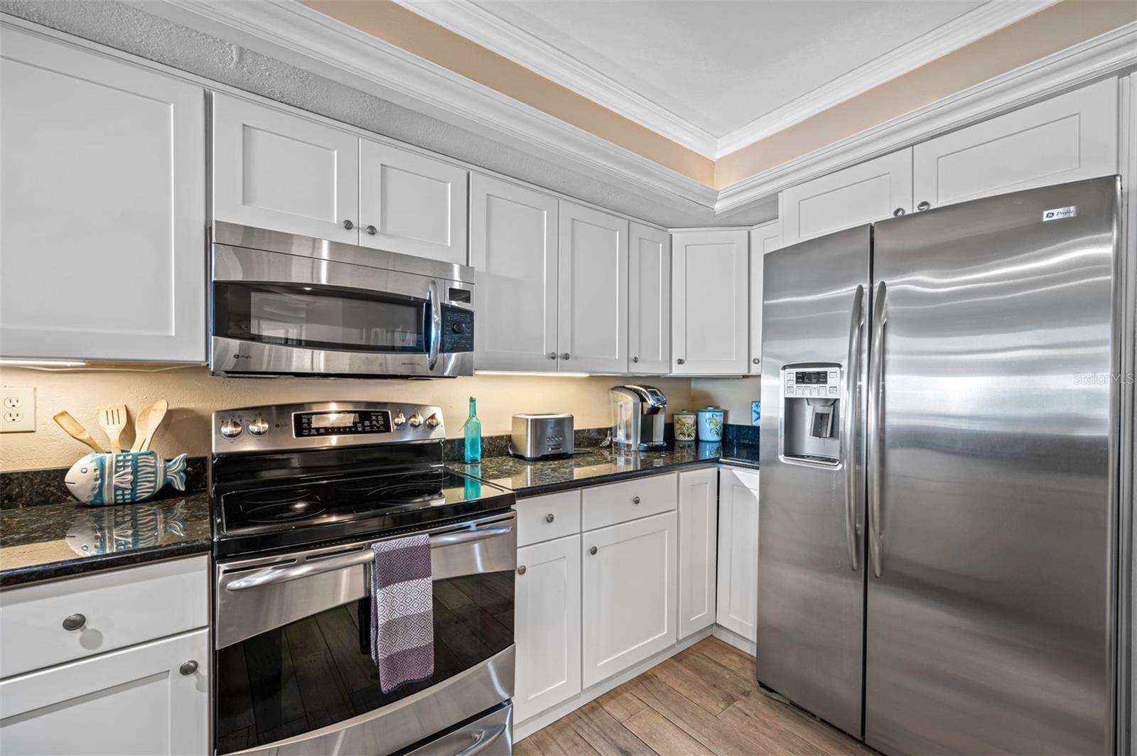 CRESCENT BEACH CLUB ONE CONDO - Residential