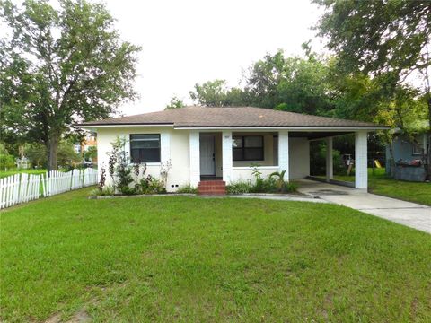 Photo of 507 Francis Boulevard, Lakeland, FL 33801 (MLS # TB8405372)