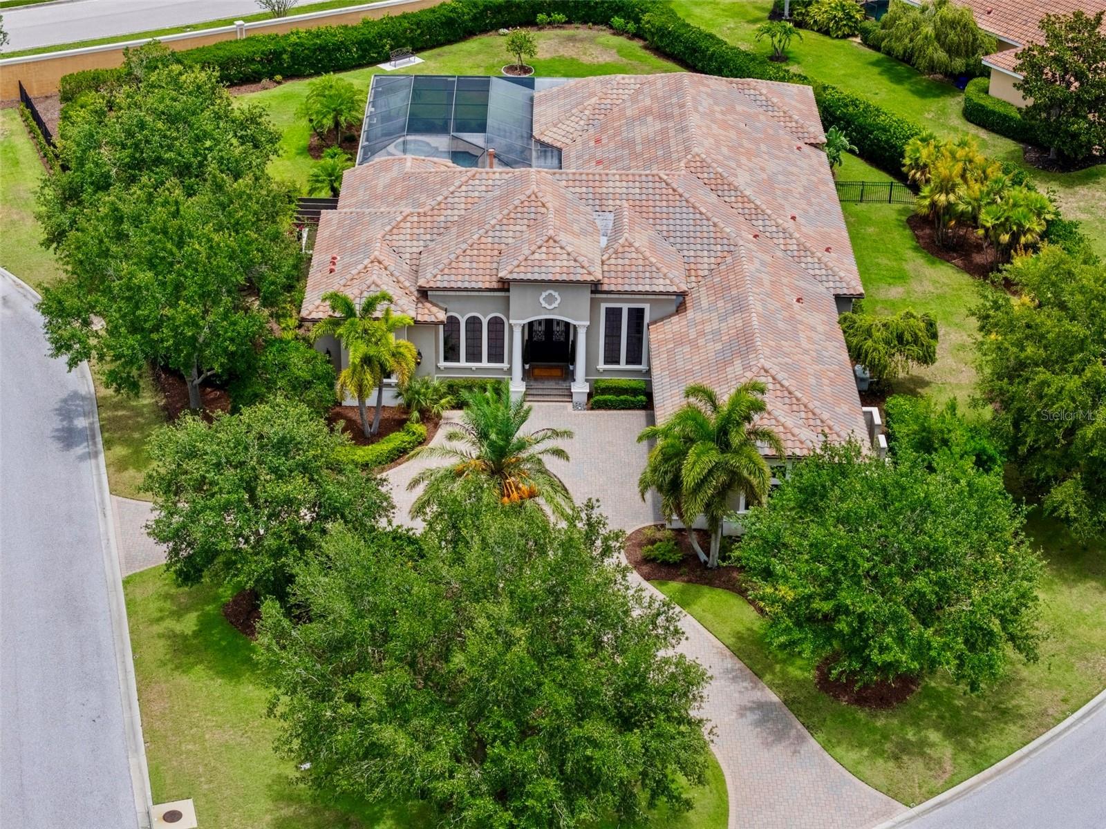 6926 LACANTERA CIRCLE