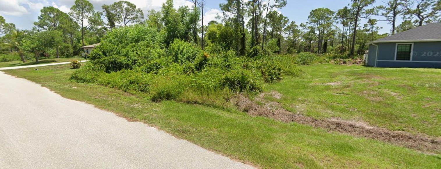 27077 N TWIN LAKES DRIVE