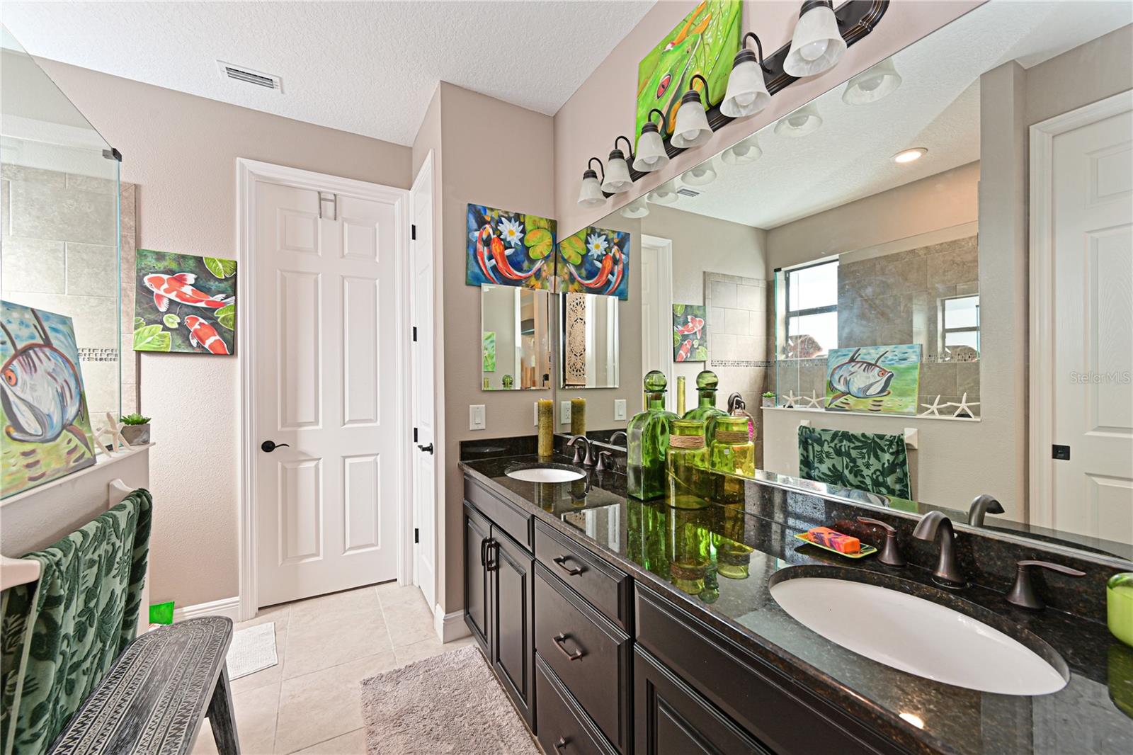 LAKEHOUSE COVE AT WATERSIDE - Residential