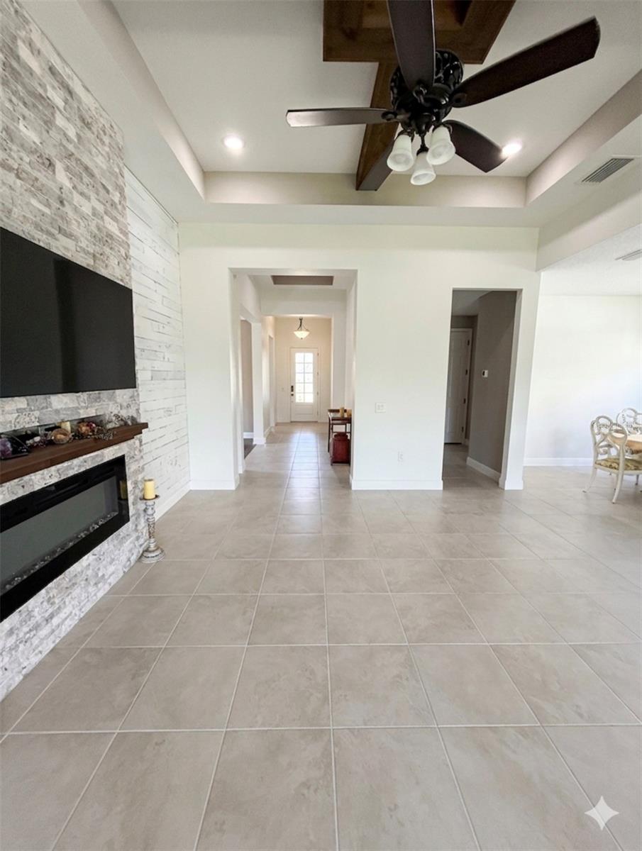 LAKEHOUSE COVE AT WATERSIDE - Residential