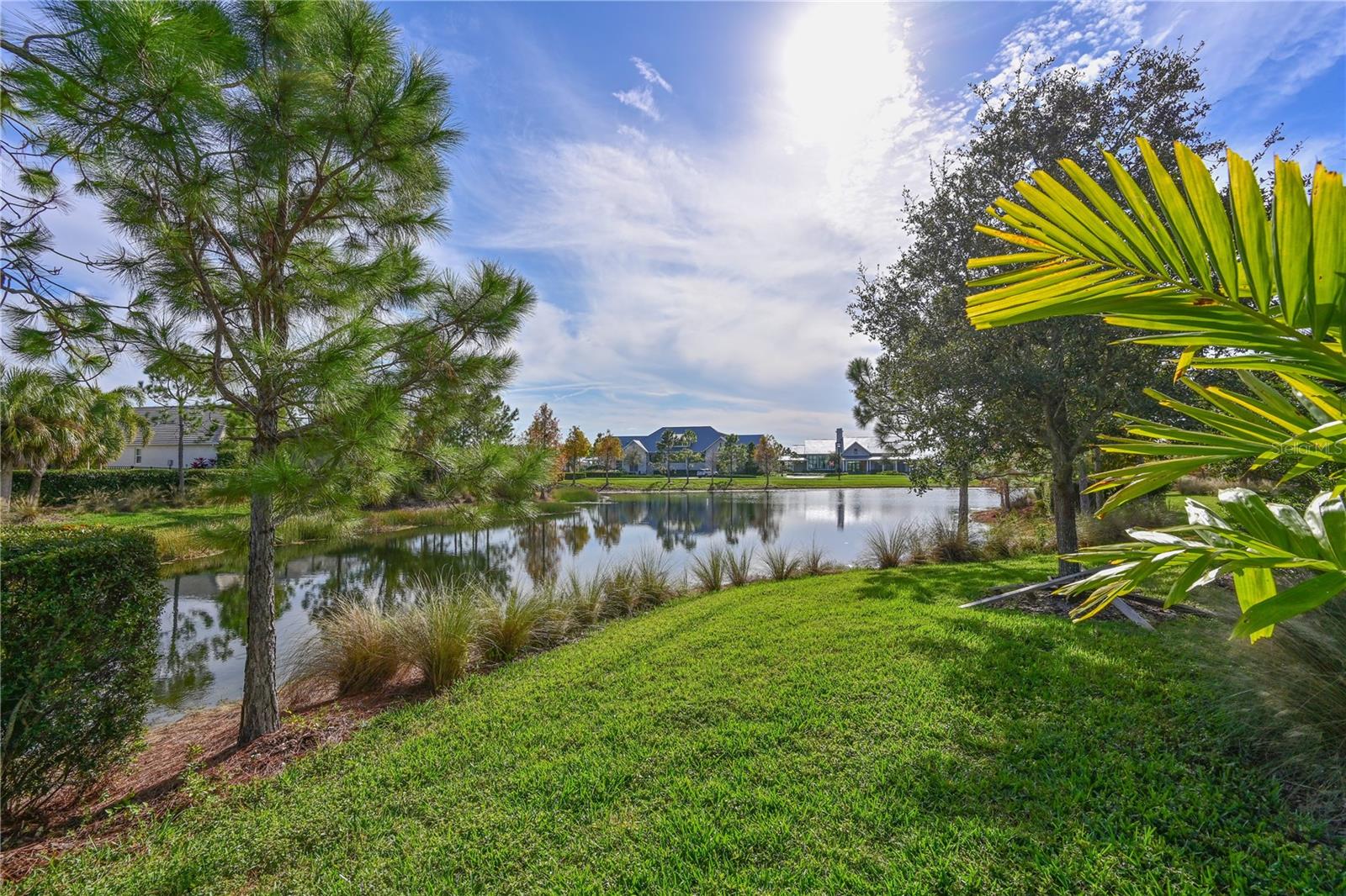 LAKEHOUSE COVE AT WATERSIDE - Residential