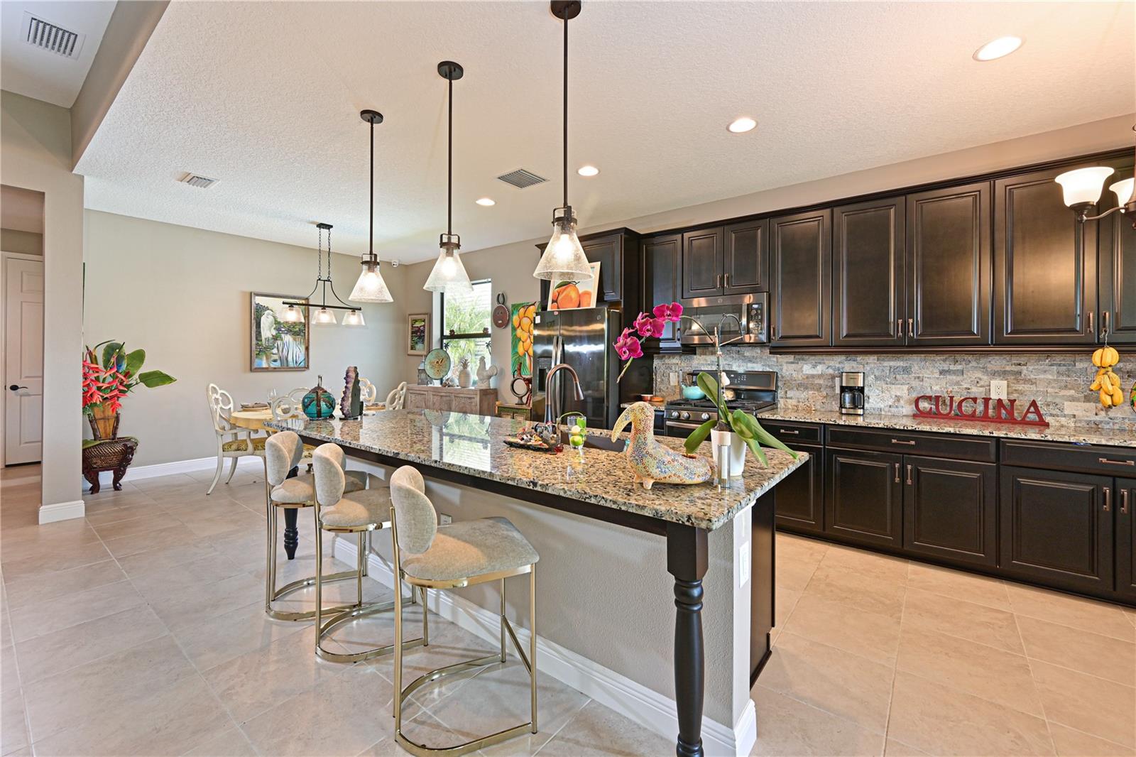 LAKEHOUSE COVE AT WATERSIDE - Residential