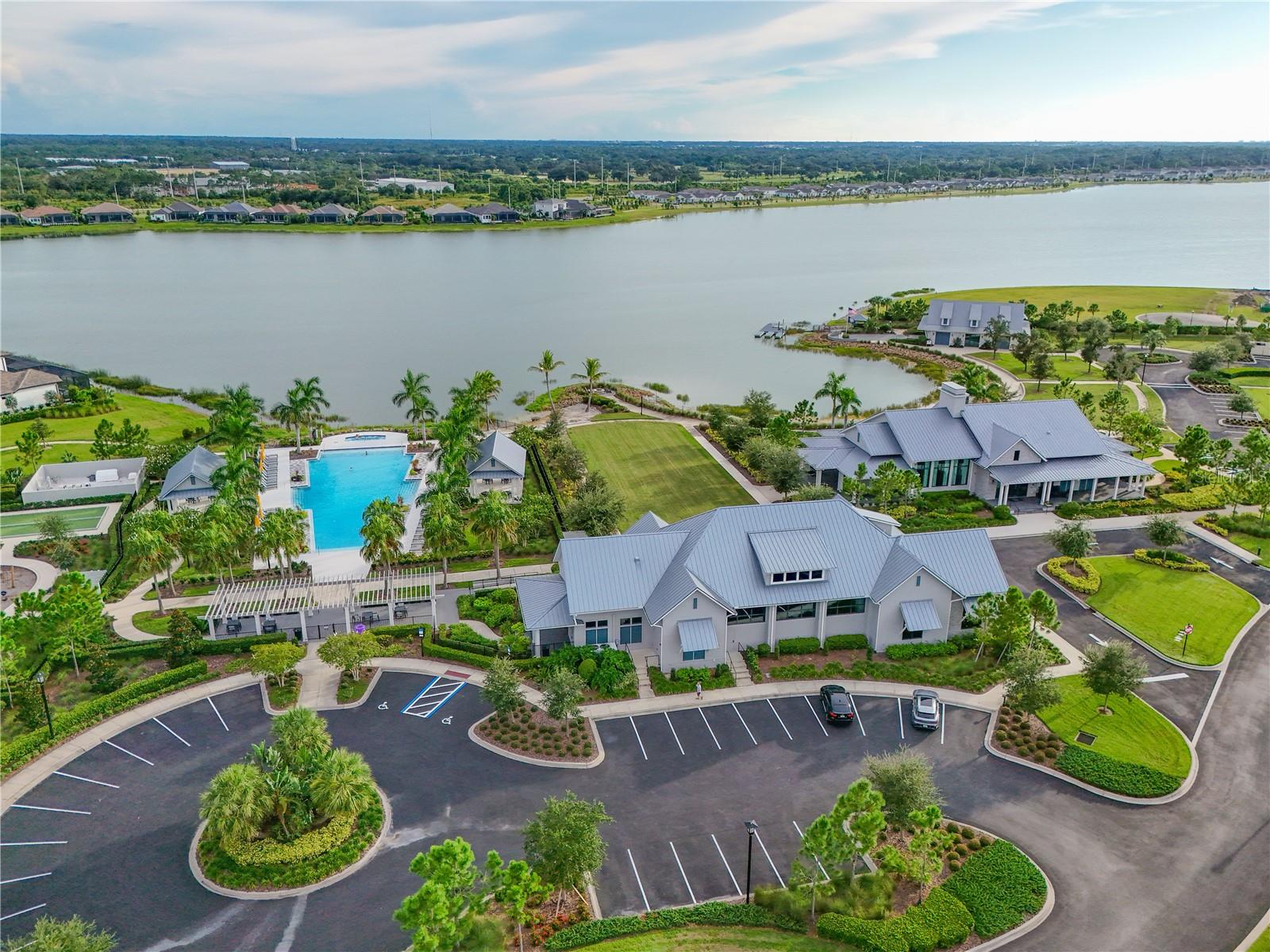 LAKEHOUSE COVE AT WATERSIDE - Residential