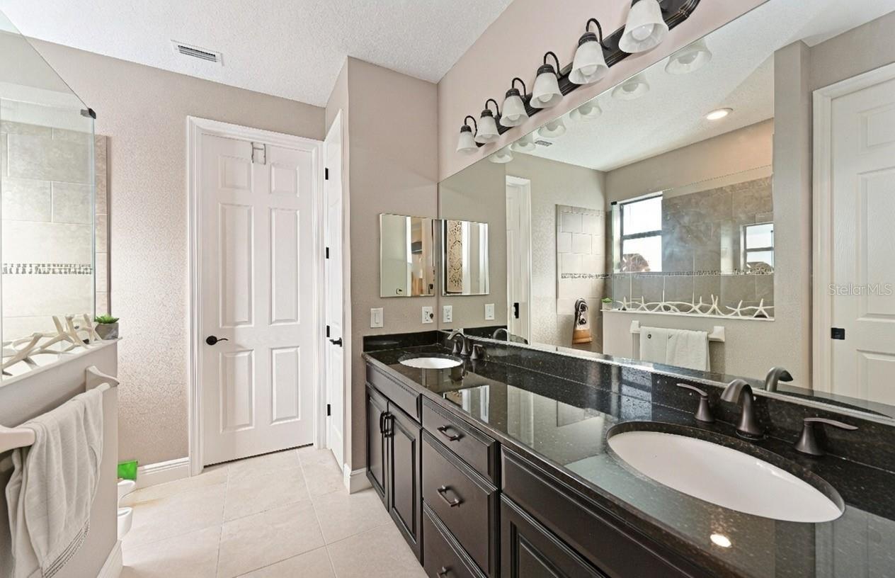 LAKEHOUSE COVE AT WATERSIDE - Residential