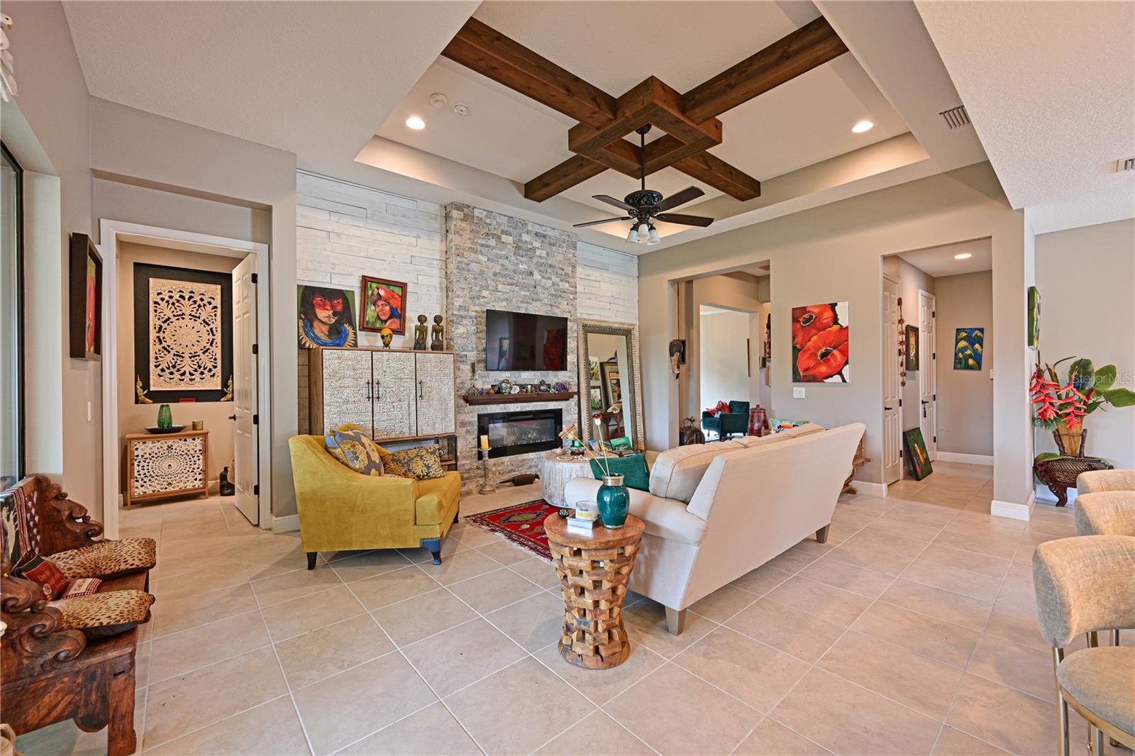 LAKEHOUSE COVE AT WATERSIDE - Residential