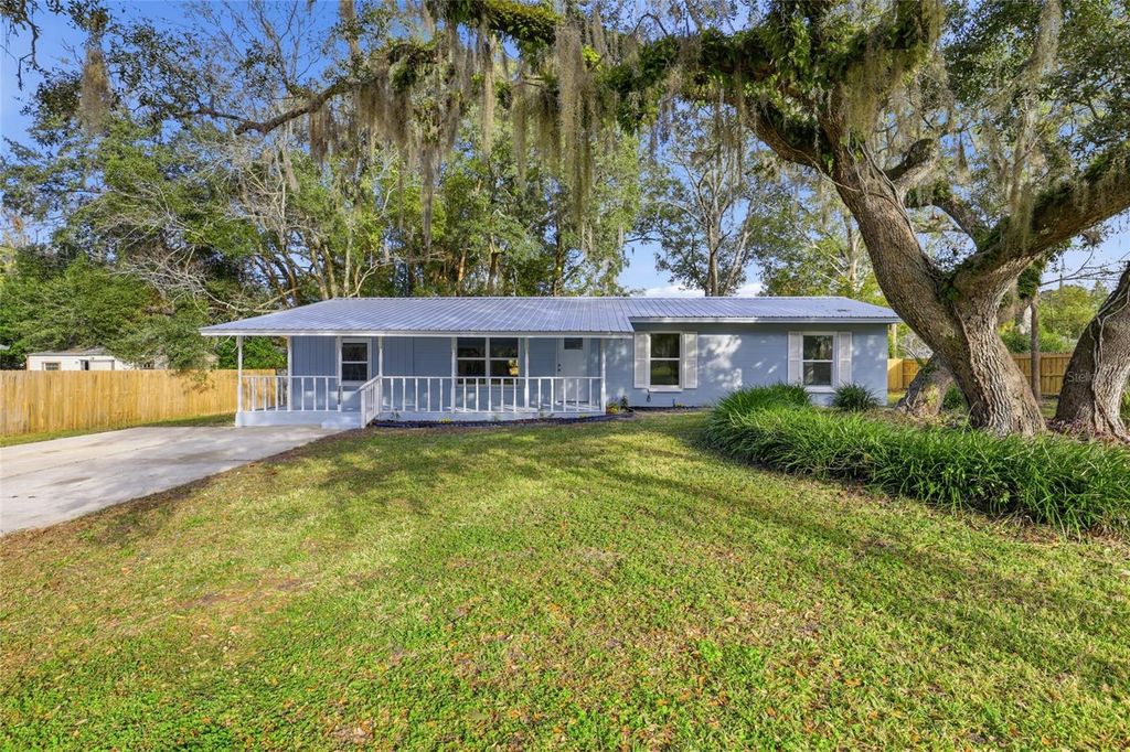 Photo of 331 NE 2nd Street, Williston, FL 32696 (MLS # GC535984)