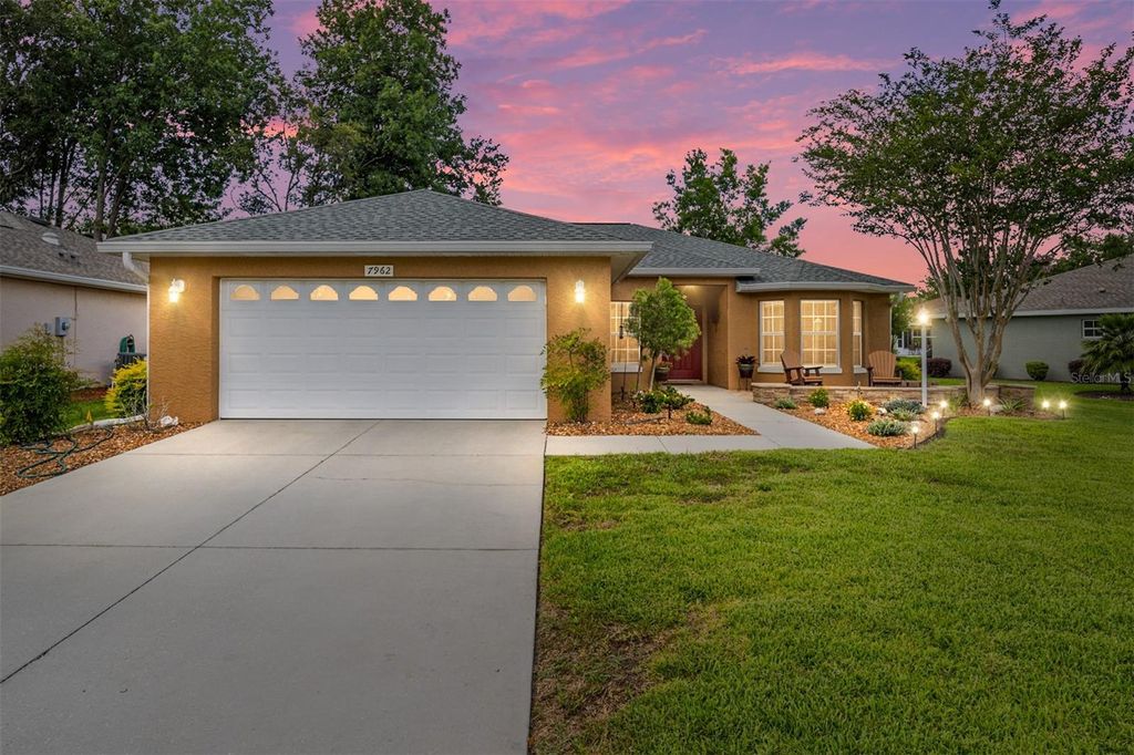 Photo of 7962 SW 83rd Place, Ocala, FL 34476 (MLS # OM720186)