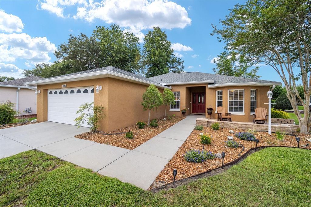 Photo of 7962 SW 83rd Place, Ocala, FL 34476 (MLS # OM720186)