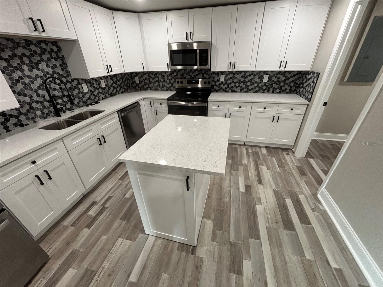 EVYLN HEIGHTS UNIT 03 REP - Residential