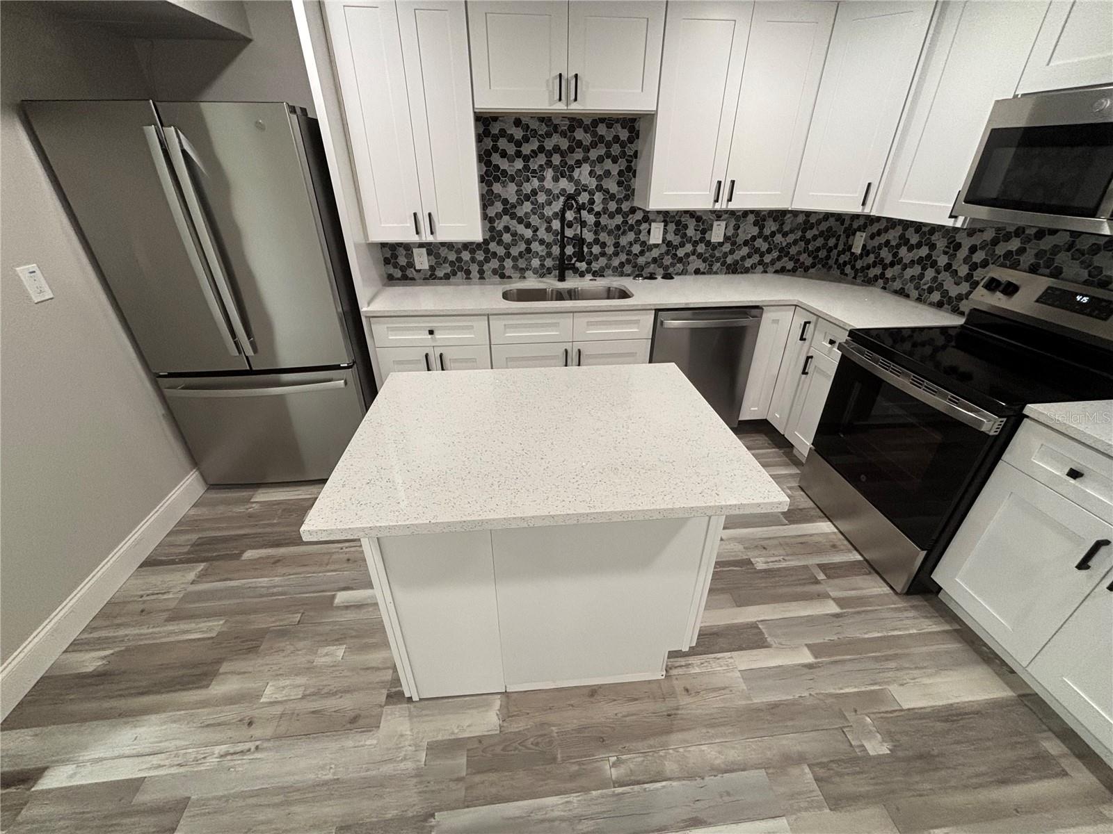 EVYLN HEIGHTS UNIT 03 REP - Residential