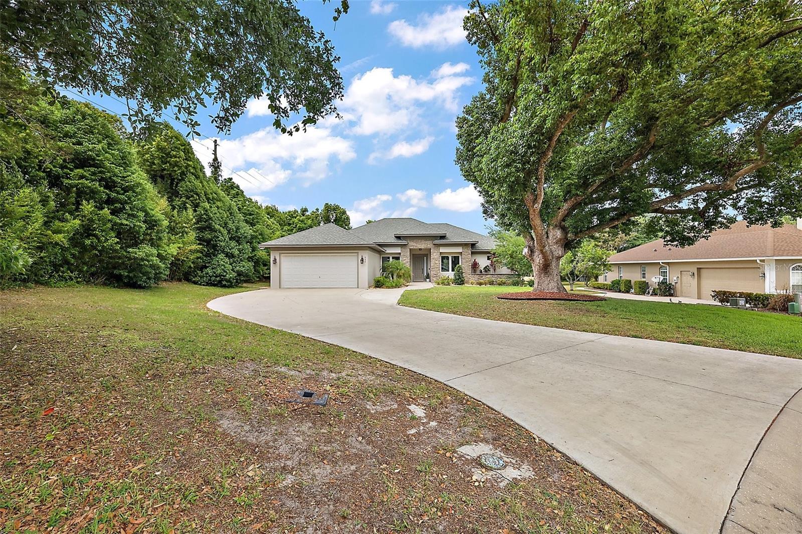 562 DOWLING CIRCLE