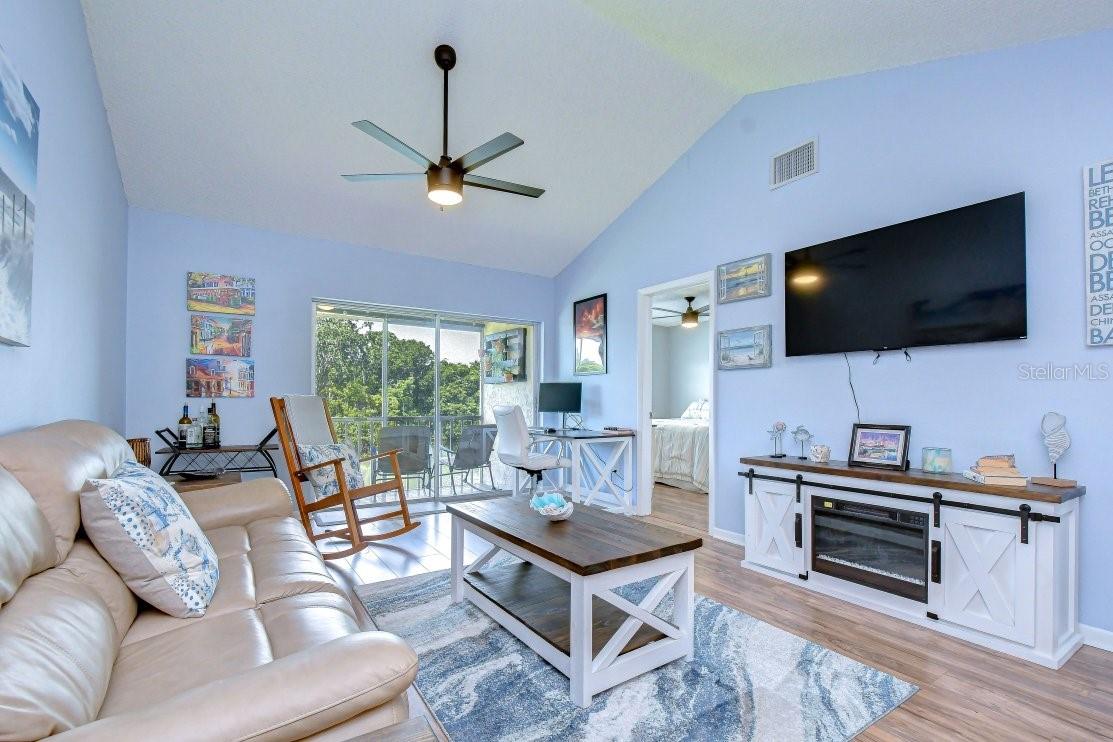 4925 MYRTLE OAK DRIVE 25