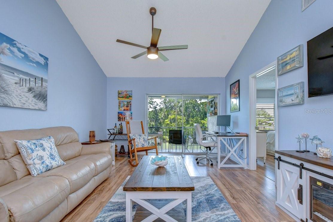 4925 MYRTLE OAK DRIVE 25