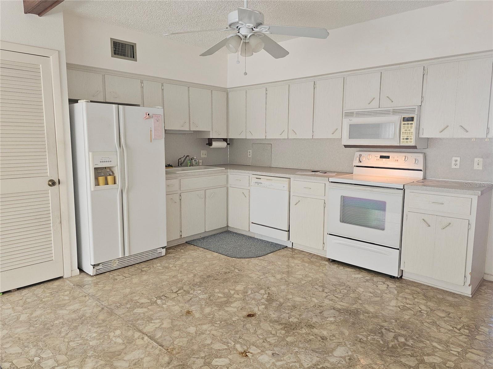 2284 PHILIPPINE DRIVE 39