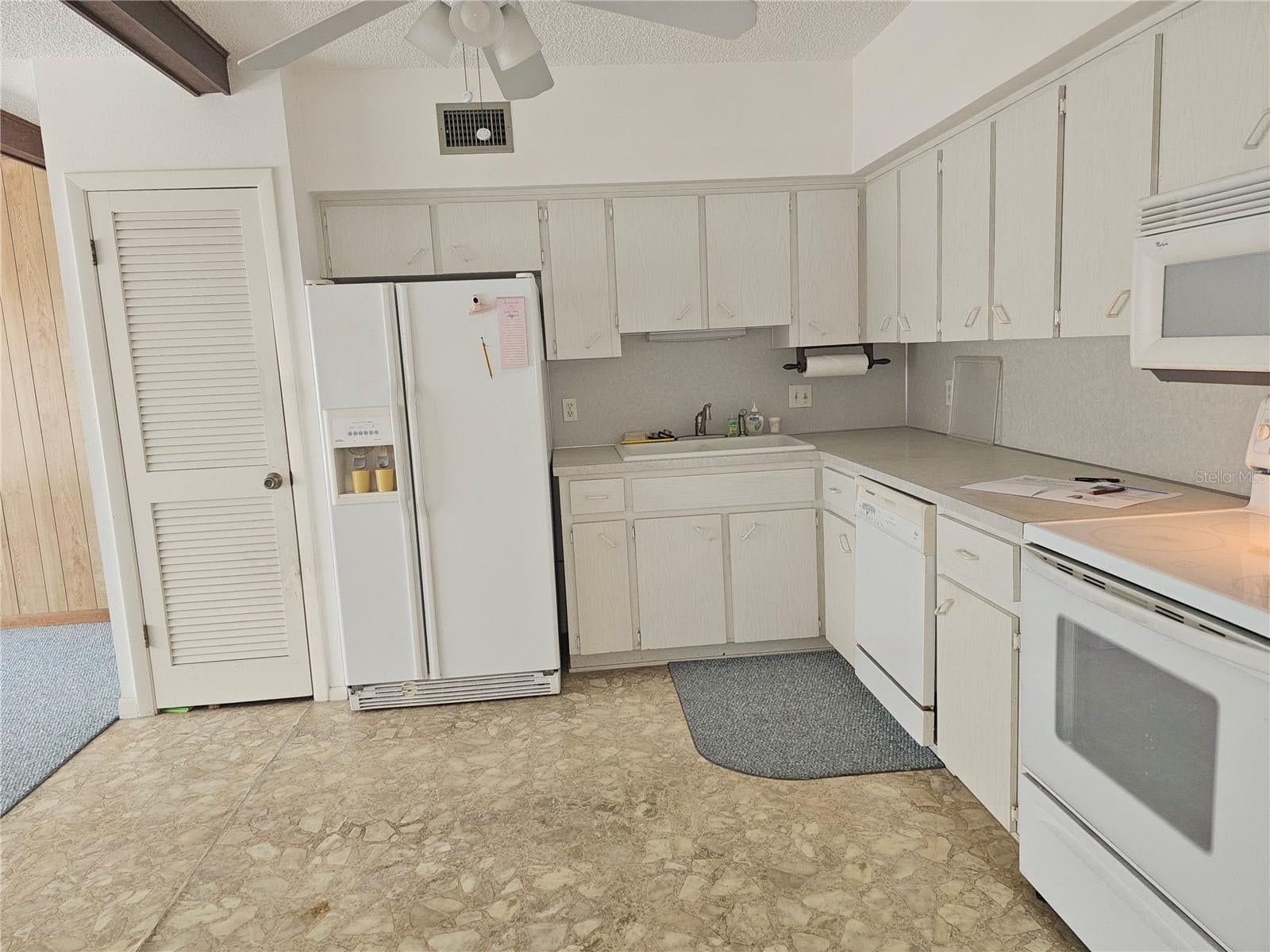 2284 PHILIPPINE DRIVE 39
