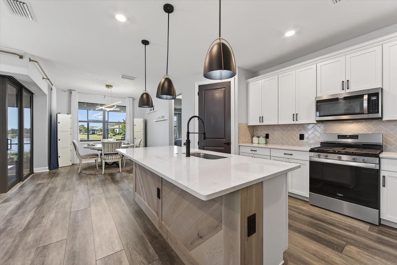 DEL WEBB LAKEWOOD RANCH - Residential