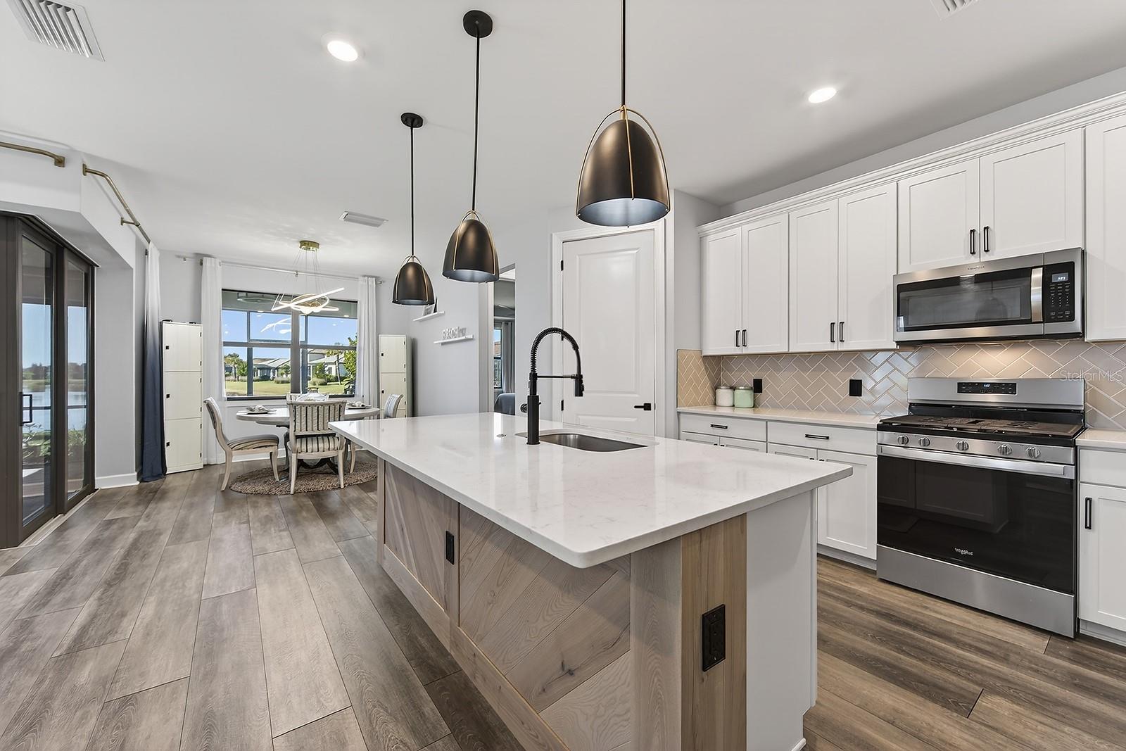 DEL WEBB LAKEWOOD RANCH - Residential