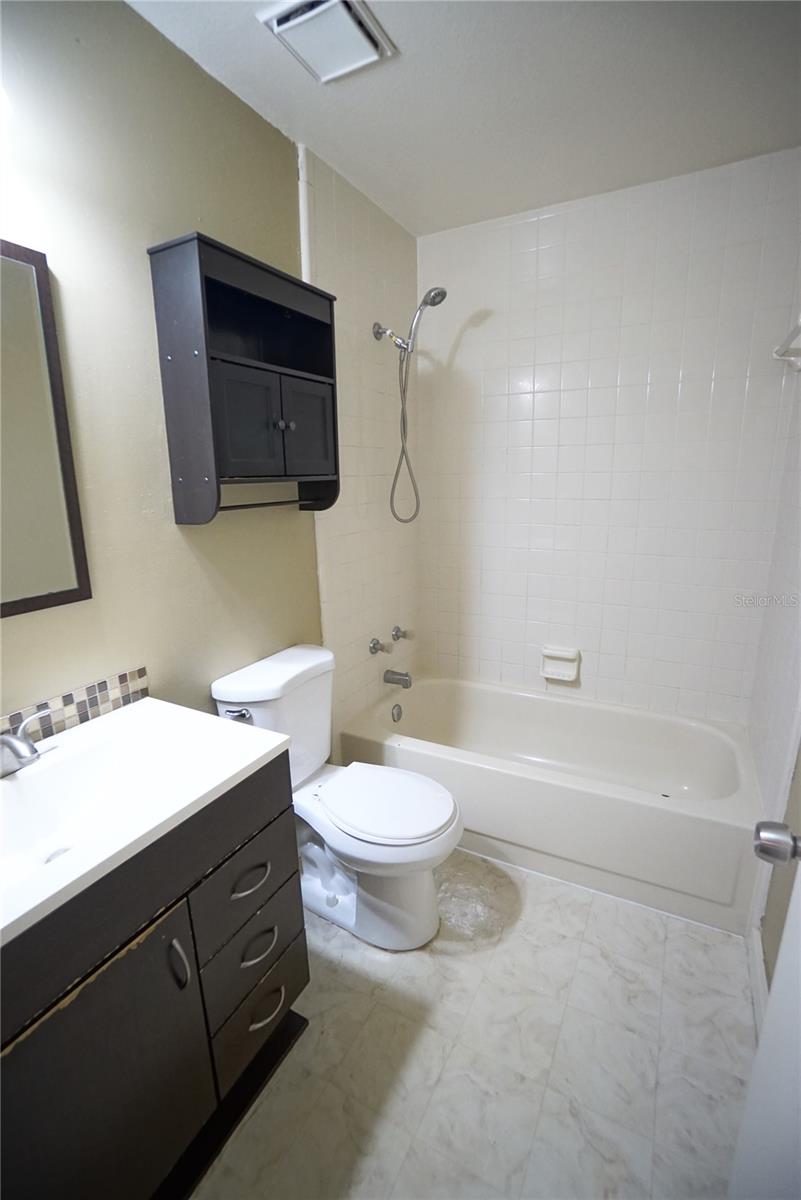 CARROLLWOOD MEADOWS UNIT V - Residential Lease