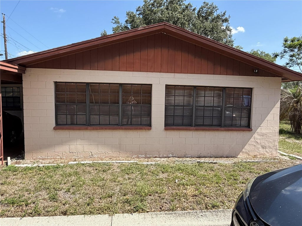 Photo of 2502 Sunset Shores, Winter Haven, FL 33881 (MLS # TB8561823)