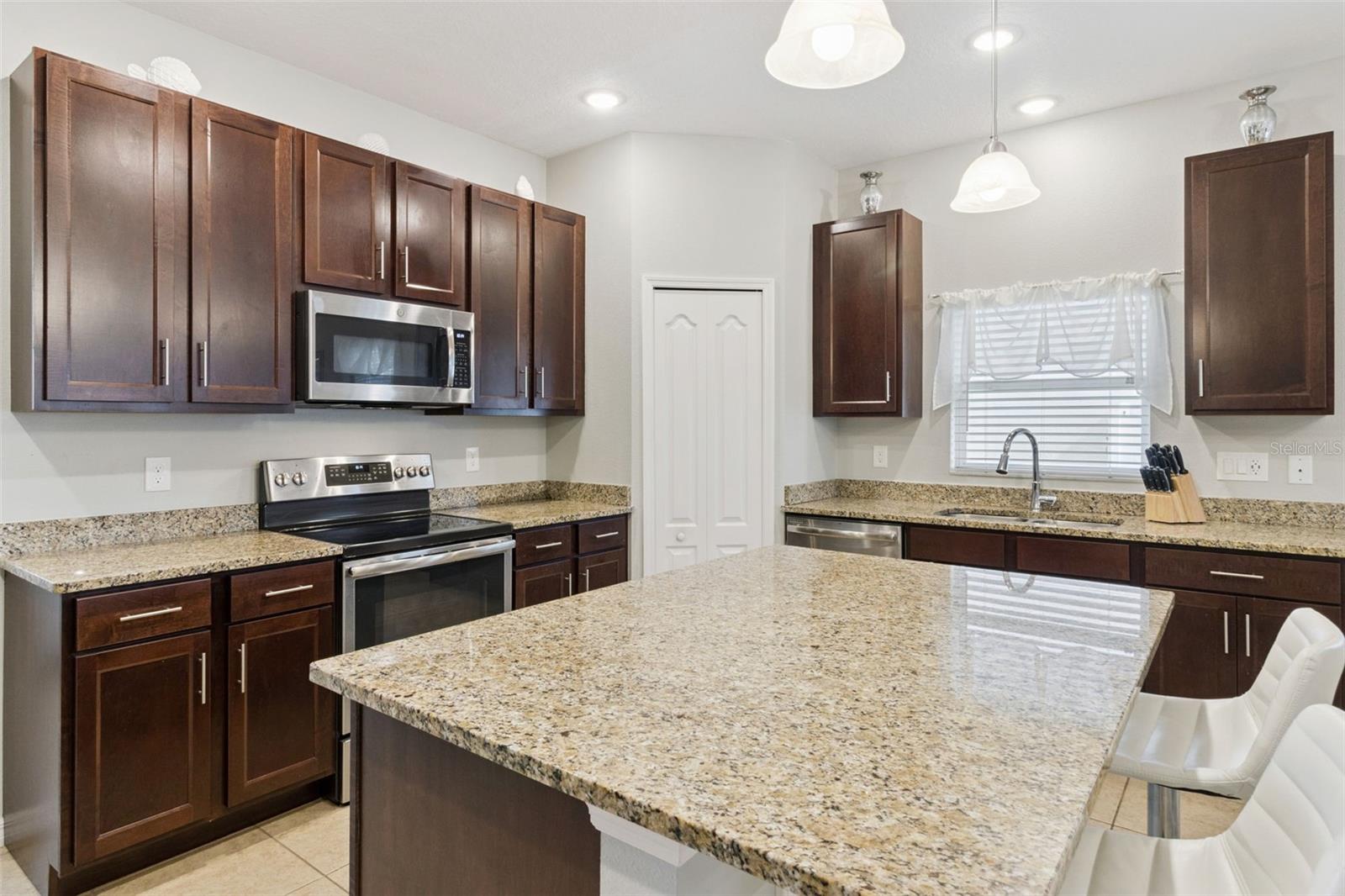 MALLORY SQUARE PH 2 - Residential