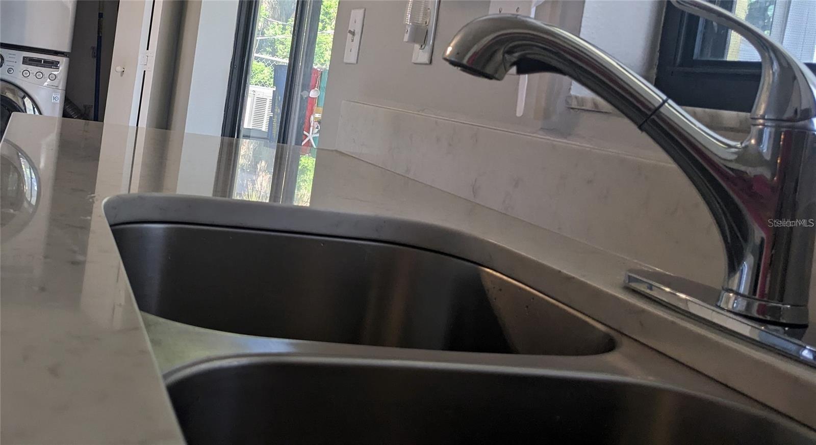 MANASOTA SUB LT 7 BLK J - Residential