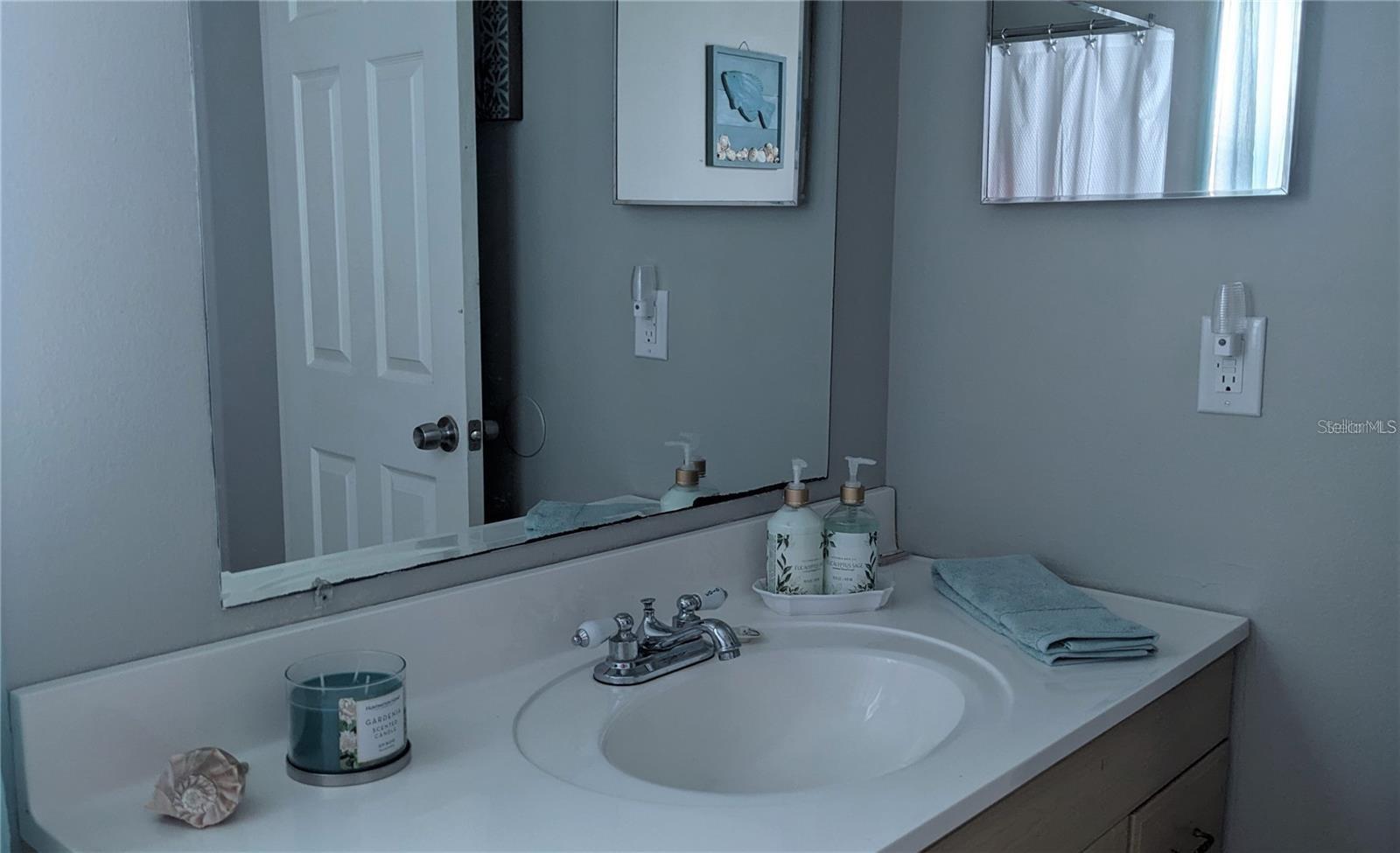 MANASOTA SUB LT 7 BLK J - Residential